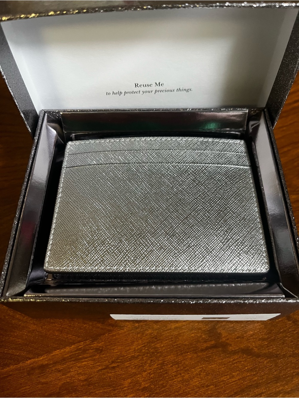 kate spade Kenzie Silver Metallic Cardholder NWT - Picture 5 of 5
